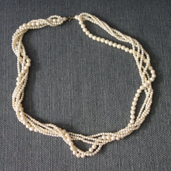 Pearl Necklace - Picture 1 of 7
